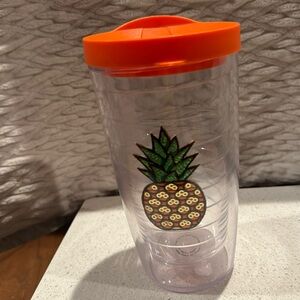 Pineapple Tervis Tumbler with lid 16 oz
